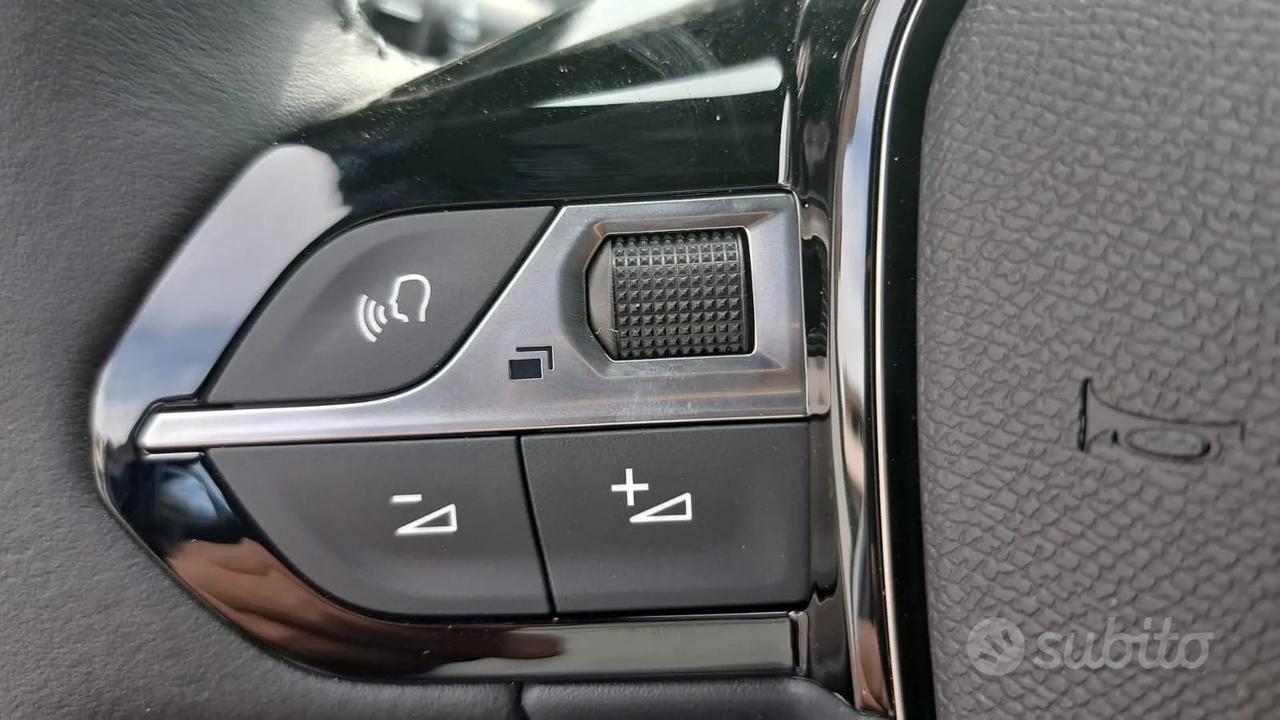 Peugeot 2008 1.2 Puretech 100 cv ALLURE