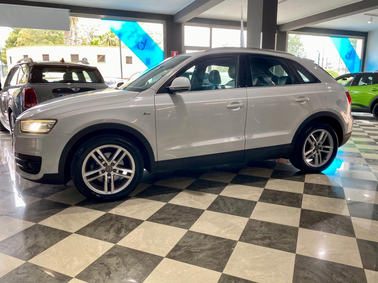 Audi Q3 2.0 TDI 177 CV quattro S tronic S-Line-2012