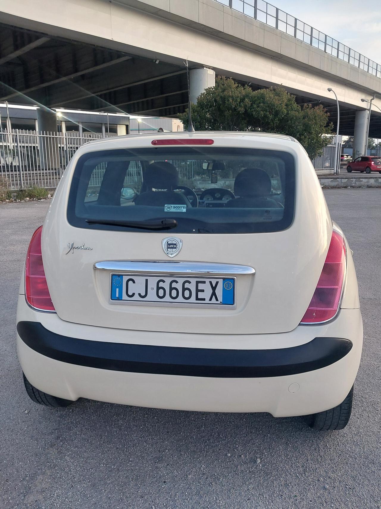 LANCIA YPSILON 1.2 SOLO 86.000 -10/2003