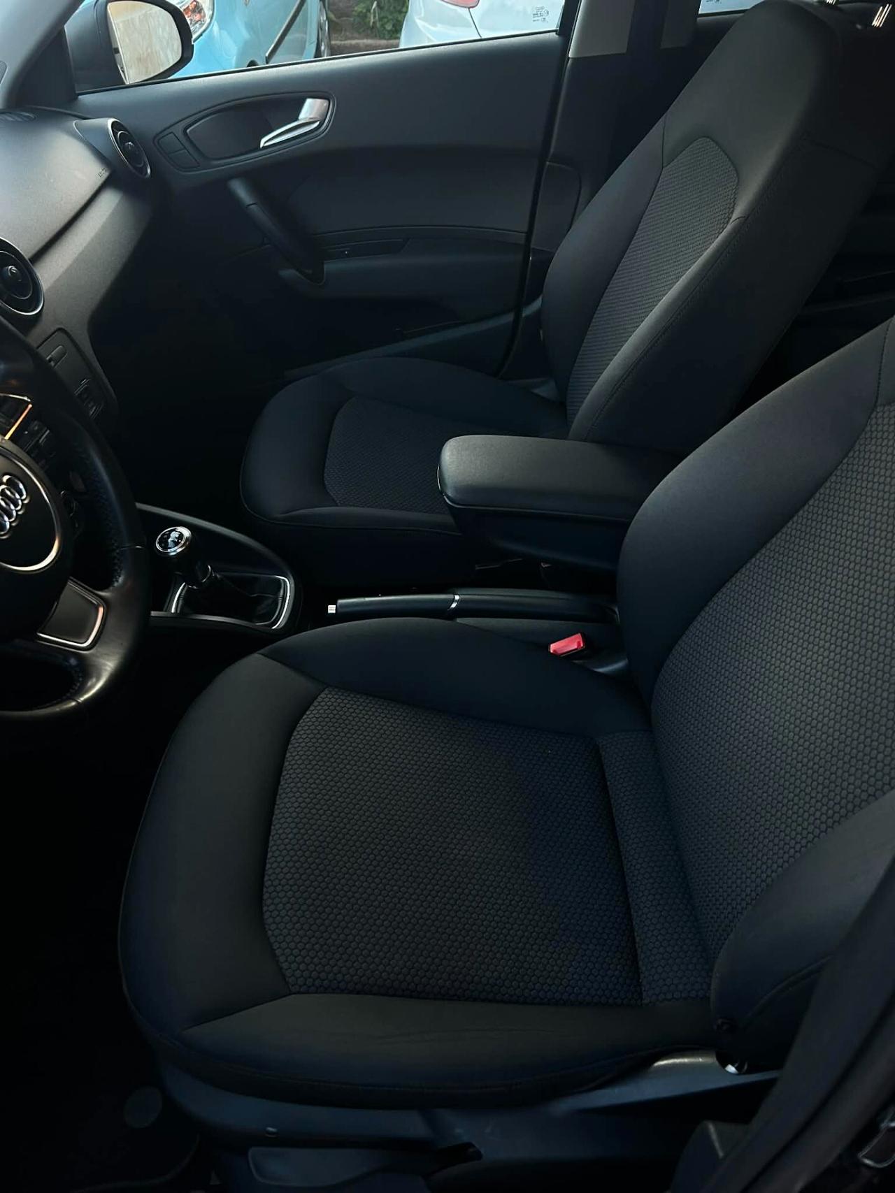 AUDI A1 1.6 TDI 90CV AMBITION 2015 BI-XENON