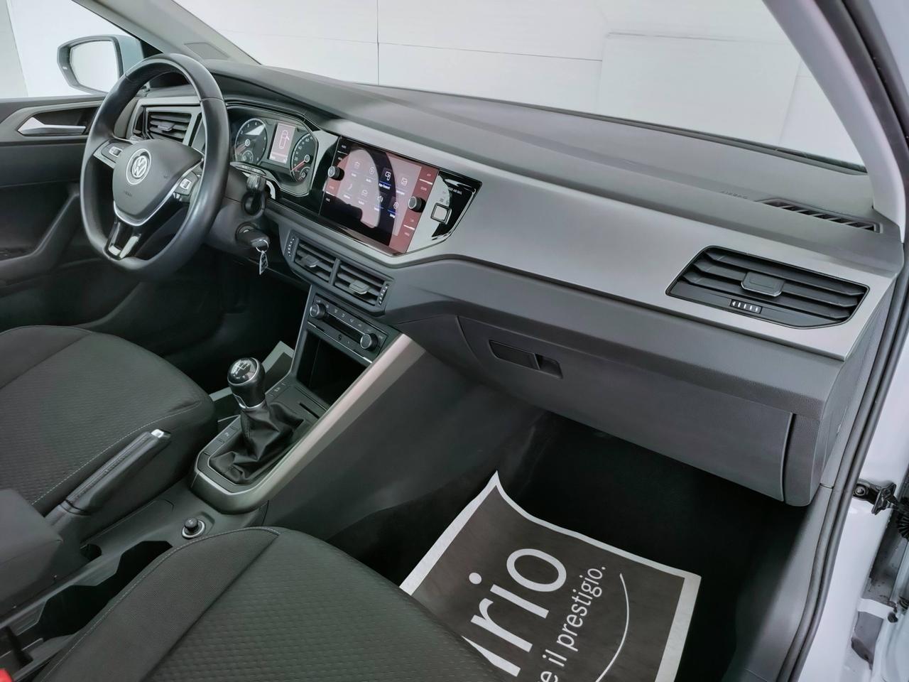 VOLKSWAGEN Polo VI 2017 - Polo 5p 1.0 mpi Comfortline 75cv