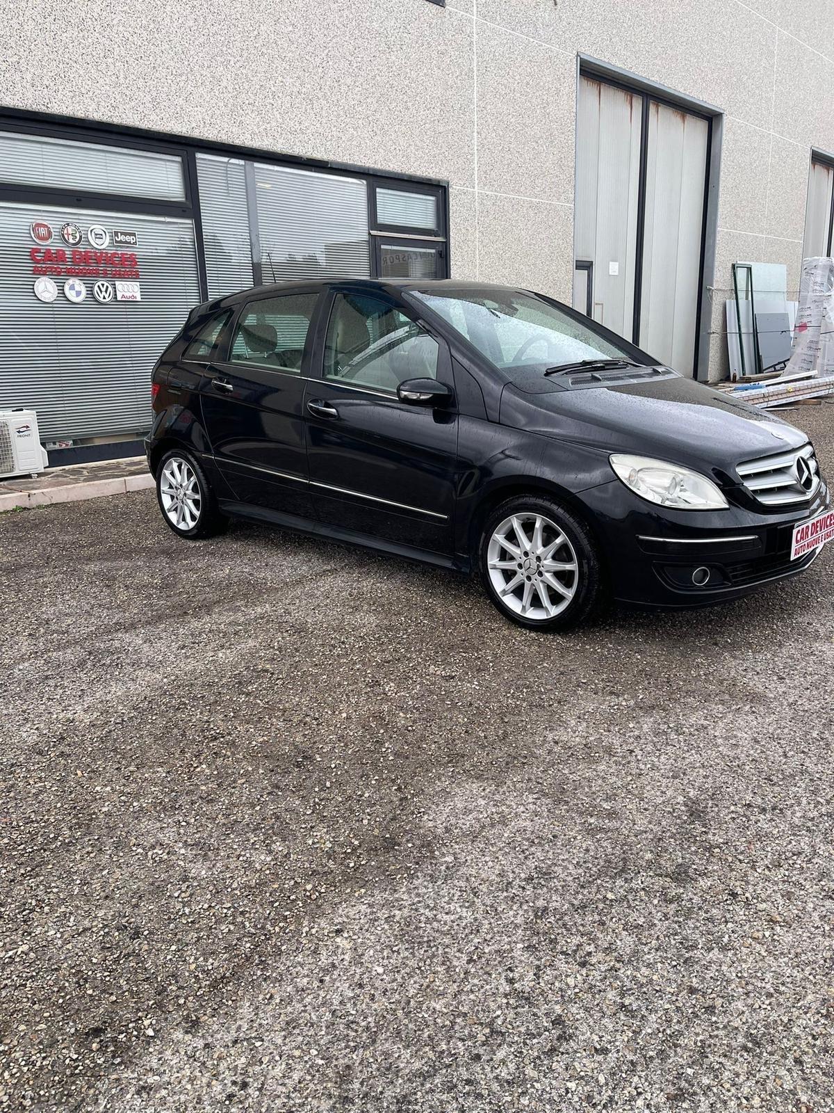 Mercedes B 180 - AUTOMATICA-NEOPATENTATI