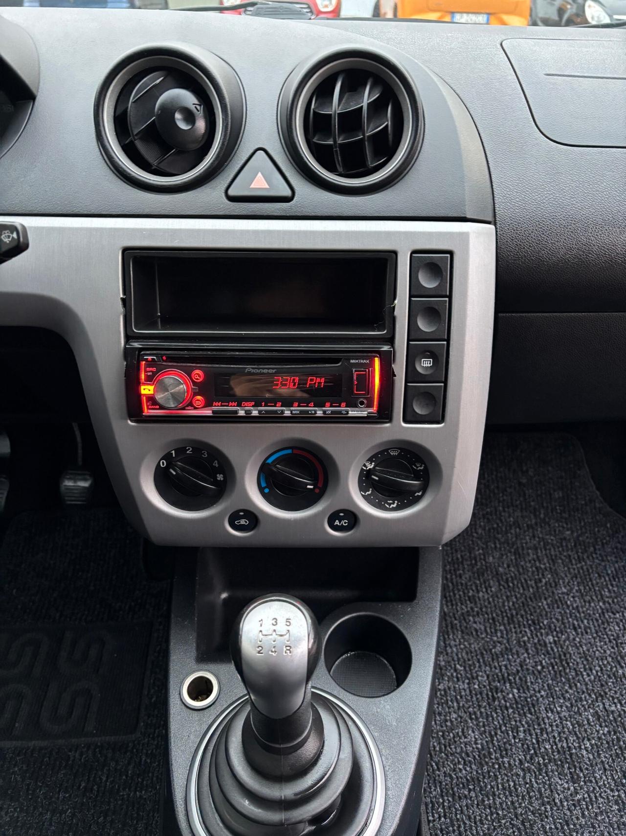 Ford Fiesta 1.2 16V 3p. Ghia