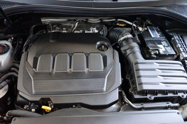 VOLKSWAGEN Tiguan 2.0 TDI 150 CV SCR DSG Life Pari al Nuovo