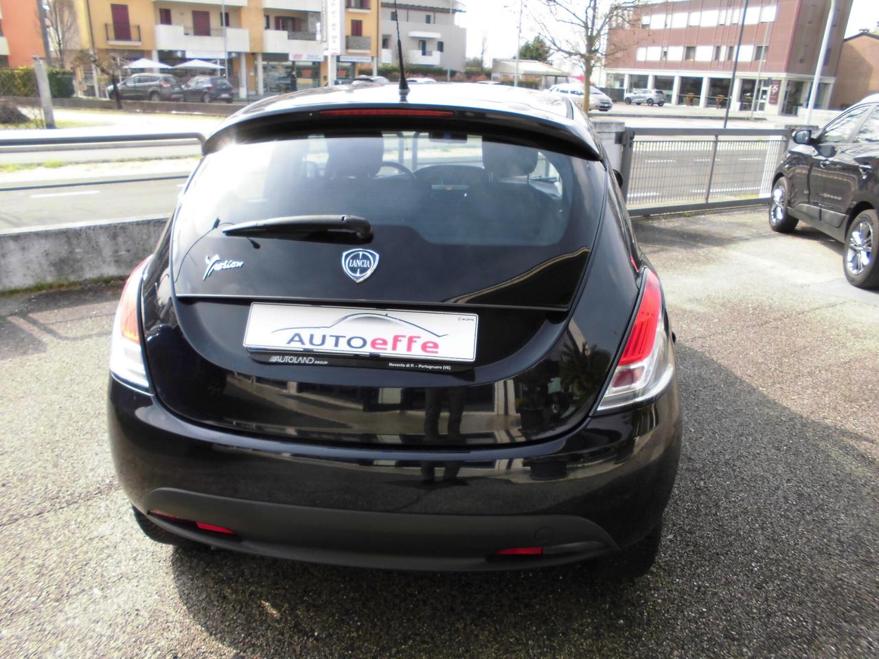 Lancia Ypsilon 0.9 TwinAir 85 CV 5 porte S&S DFN Platinum