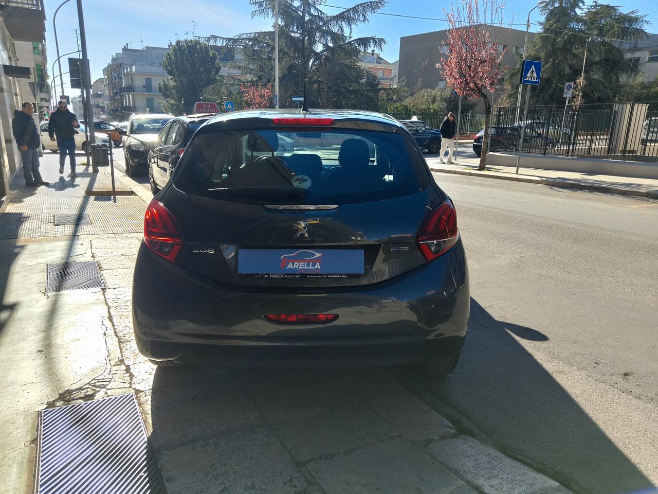 Peugeot 208 PureTech 82 5 porte Allure