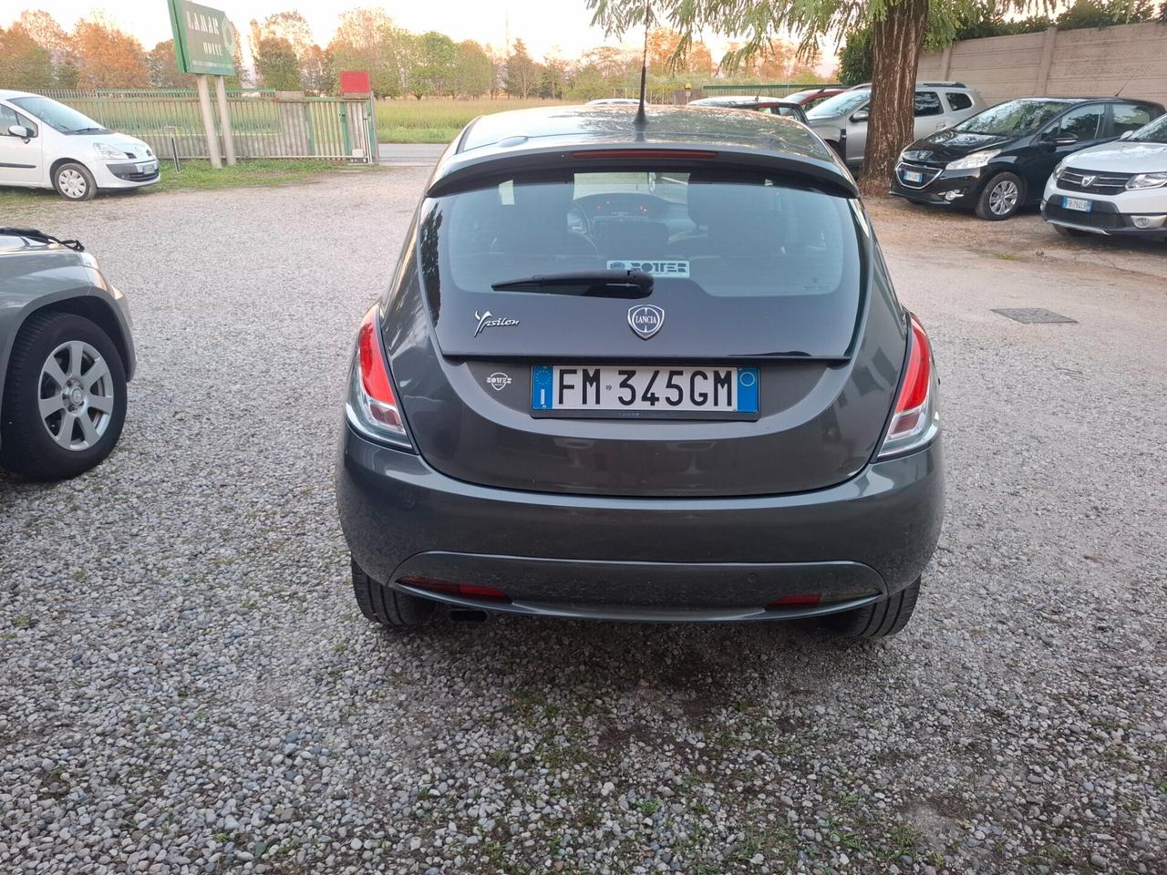 Lancia Ypsilon 1.2 69 CV 5 porte Silver