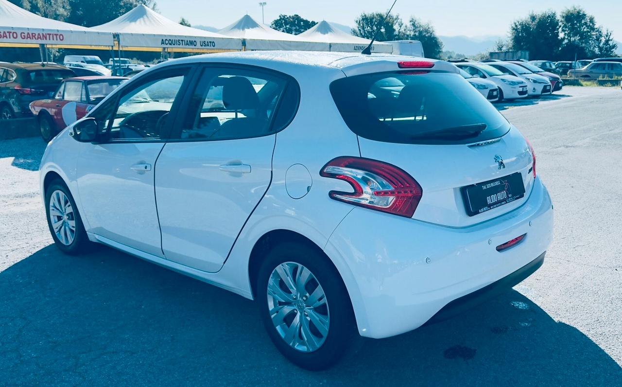 Peugeot 208 1.4 HDi 68 CV 5 porte Allure