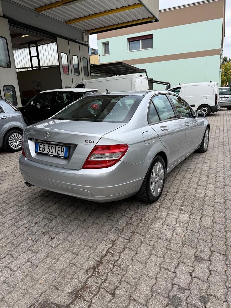 Mercedes-benz C 220 CDI BlueEFFICIENCY Avantgarde