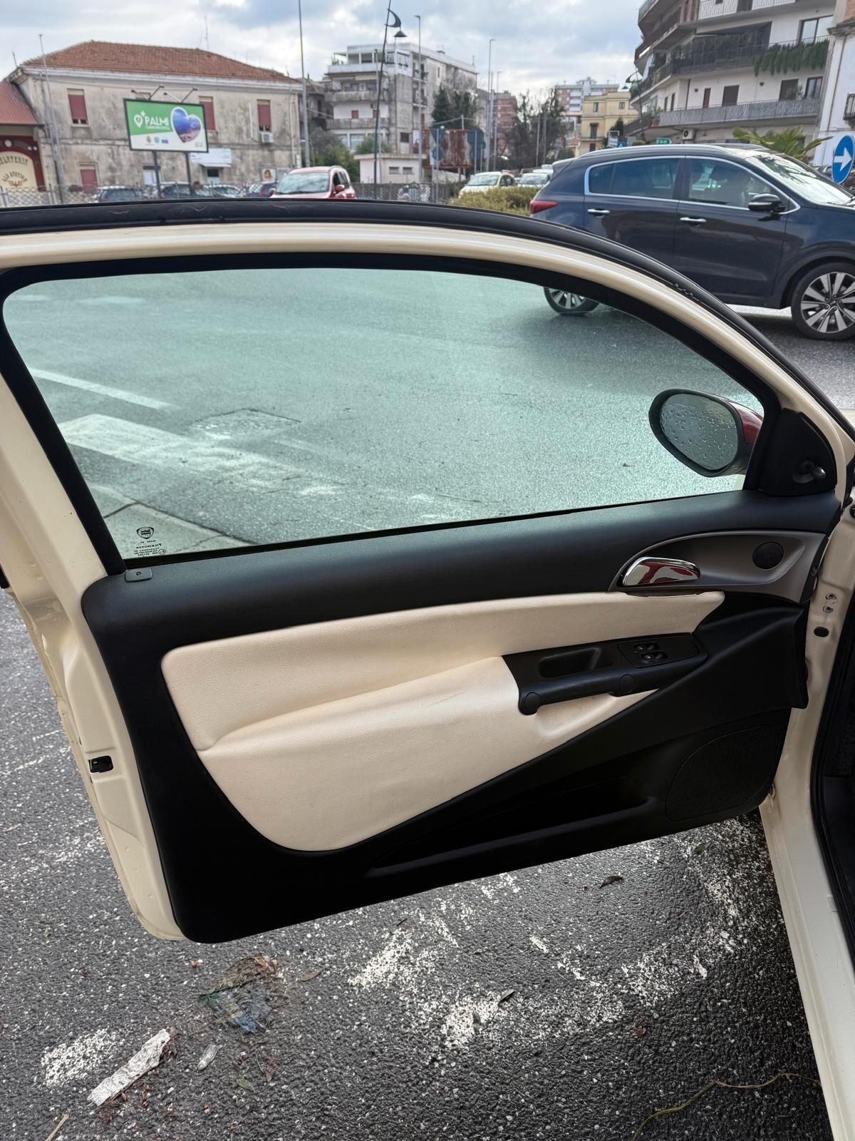 Lancia Ypsilon 1.3 Multijet 16V Platino