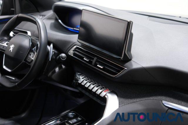 PEUGEOT 3008 HYBRID4 300 E-EAT8 ALLURE PACK