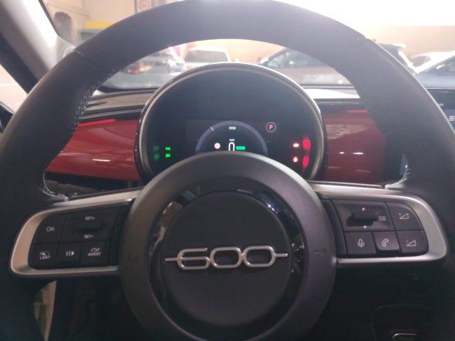 FIAT 600e Red
