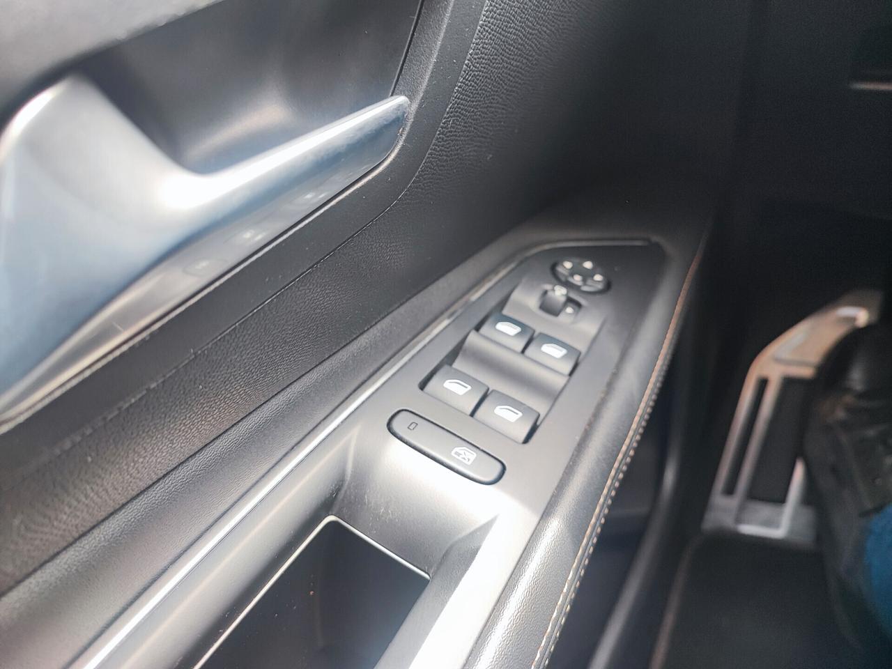 Peugeot 3008 BlueHDi 130 EAT8 GTLine-km75000-12/19