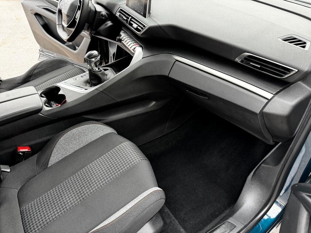 Peugeot 3008 BlueHDi 130 S&S Active