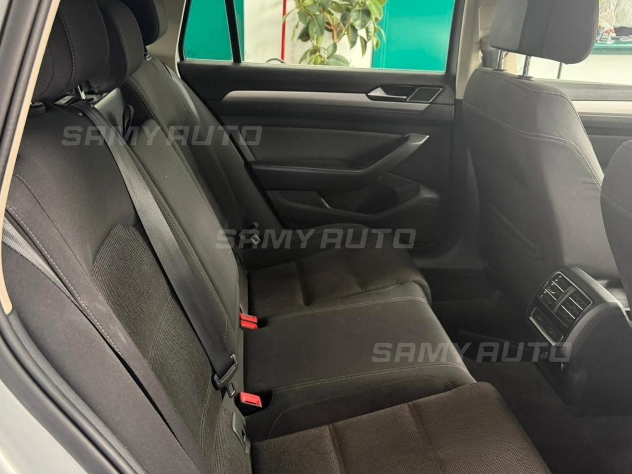 Volkswagen Passat Variant 1.6 TDI Business BlueMotion Technology