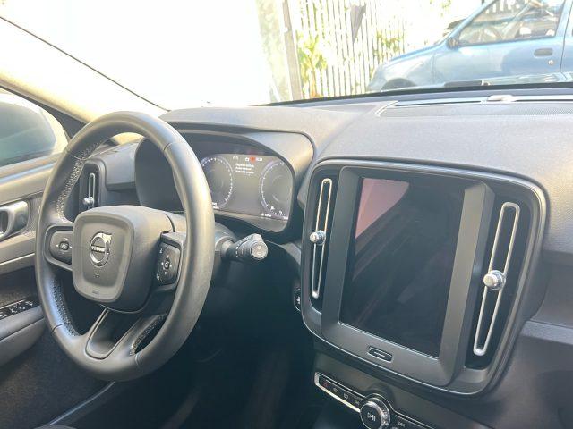VOLVO XC40 T2 Geartronic Momentum Core