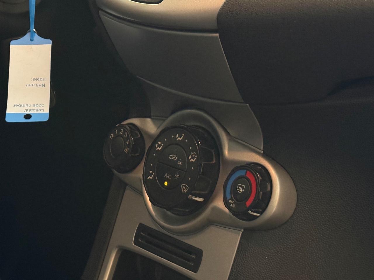 Ford Fiesta 1.2 BENZINA ANNO 2011 neopatentati