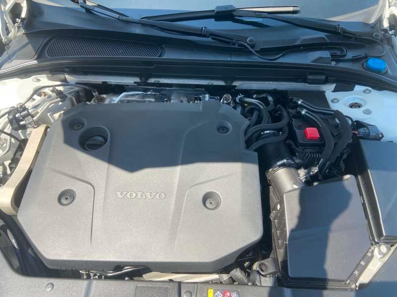 VOLVO V60 2.0 b4 Momentum Business AuTo