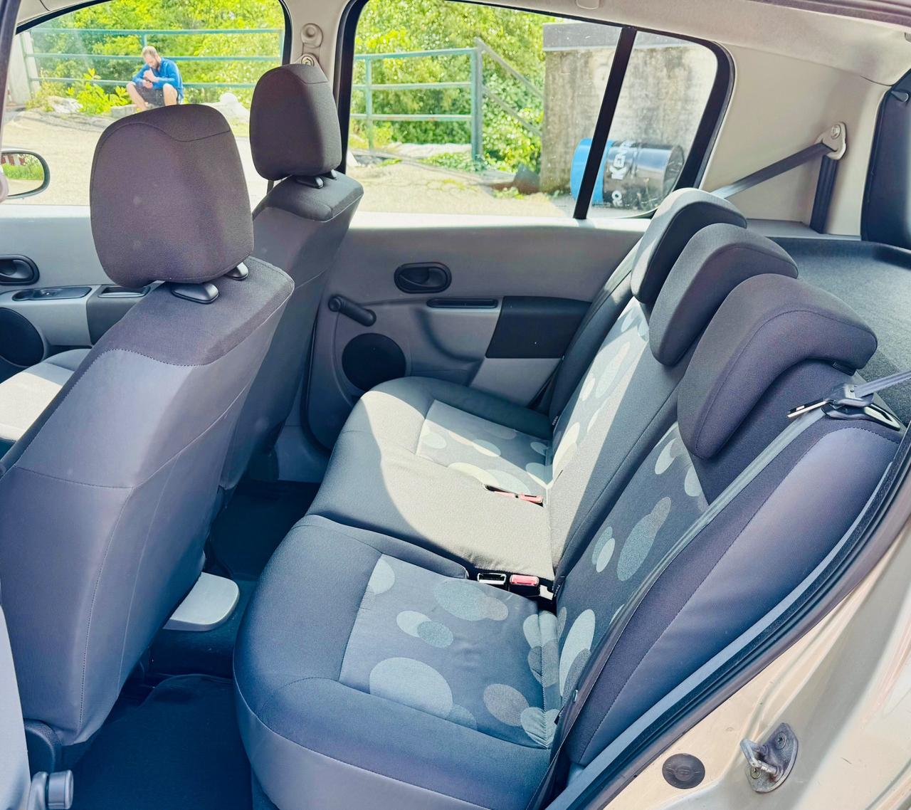 Renault Modus 1.2 16V Luxe 55kw