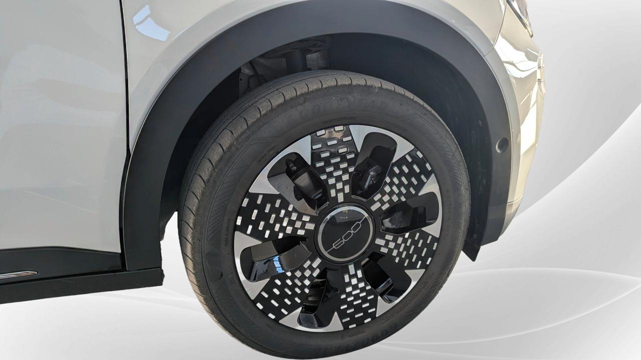 Fiat 600 Hybrid 110 CV DCT MHEV La Prima