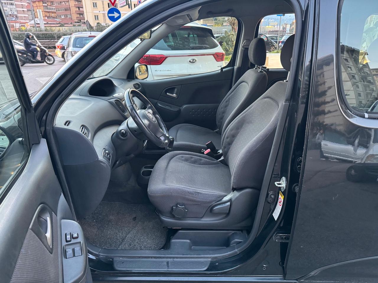 Toyota Yaris Verso 1.3 benz.