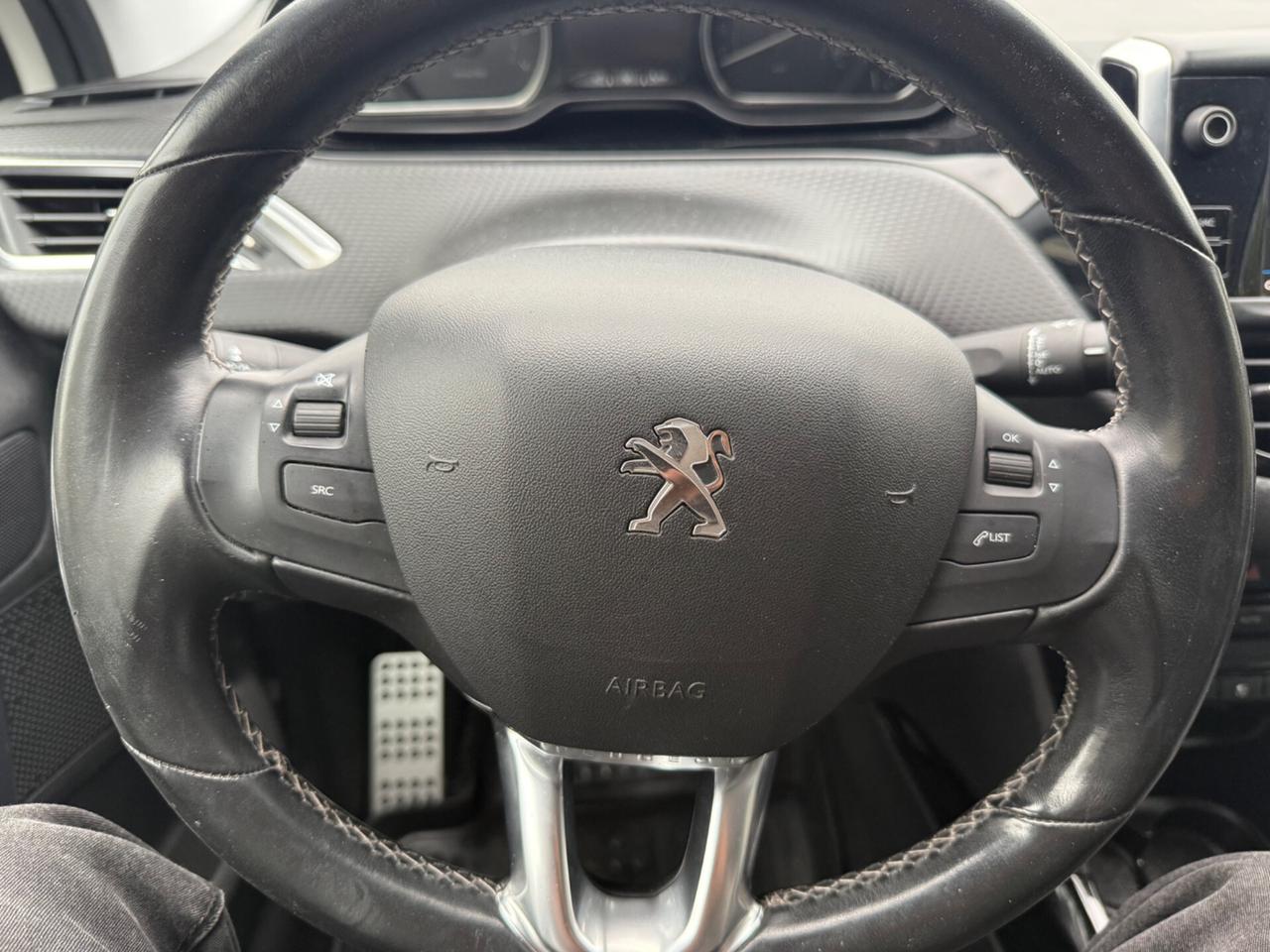 Peugeot 2008 PureTech action gti