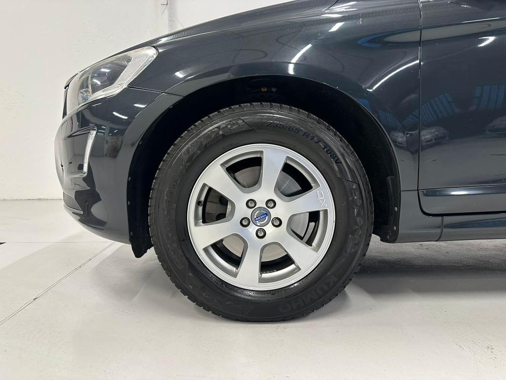 Volvo XC60 2.4 d4 Momentum awd 181cv geartronic