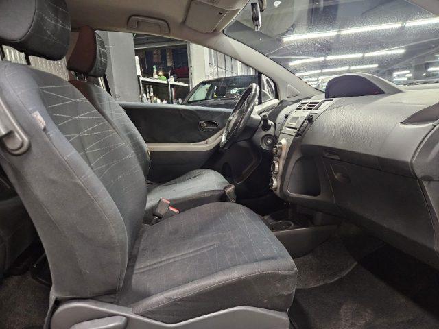 TOYOTA Yaris 1.3 3 porte AUTOMATICA