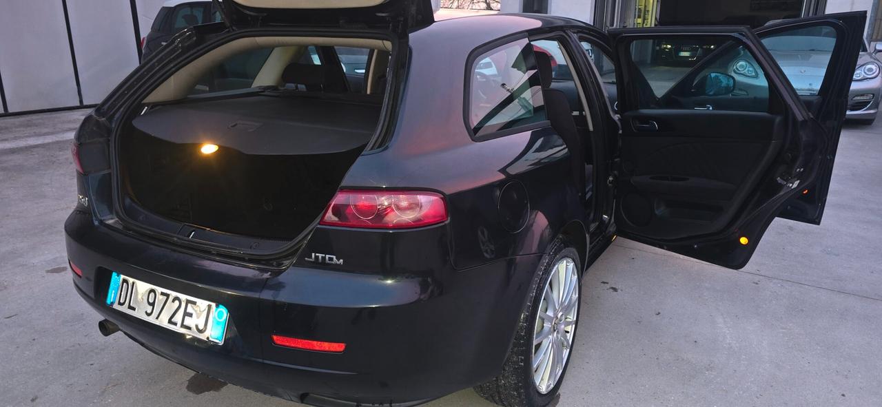 Alfa 159 tutta apena revisionata e batteria nuova