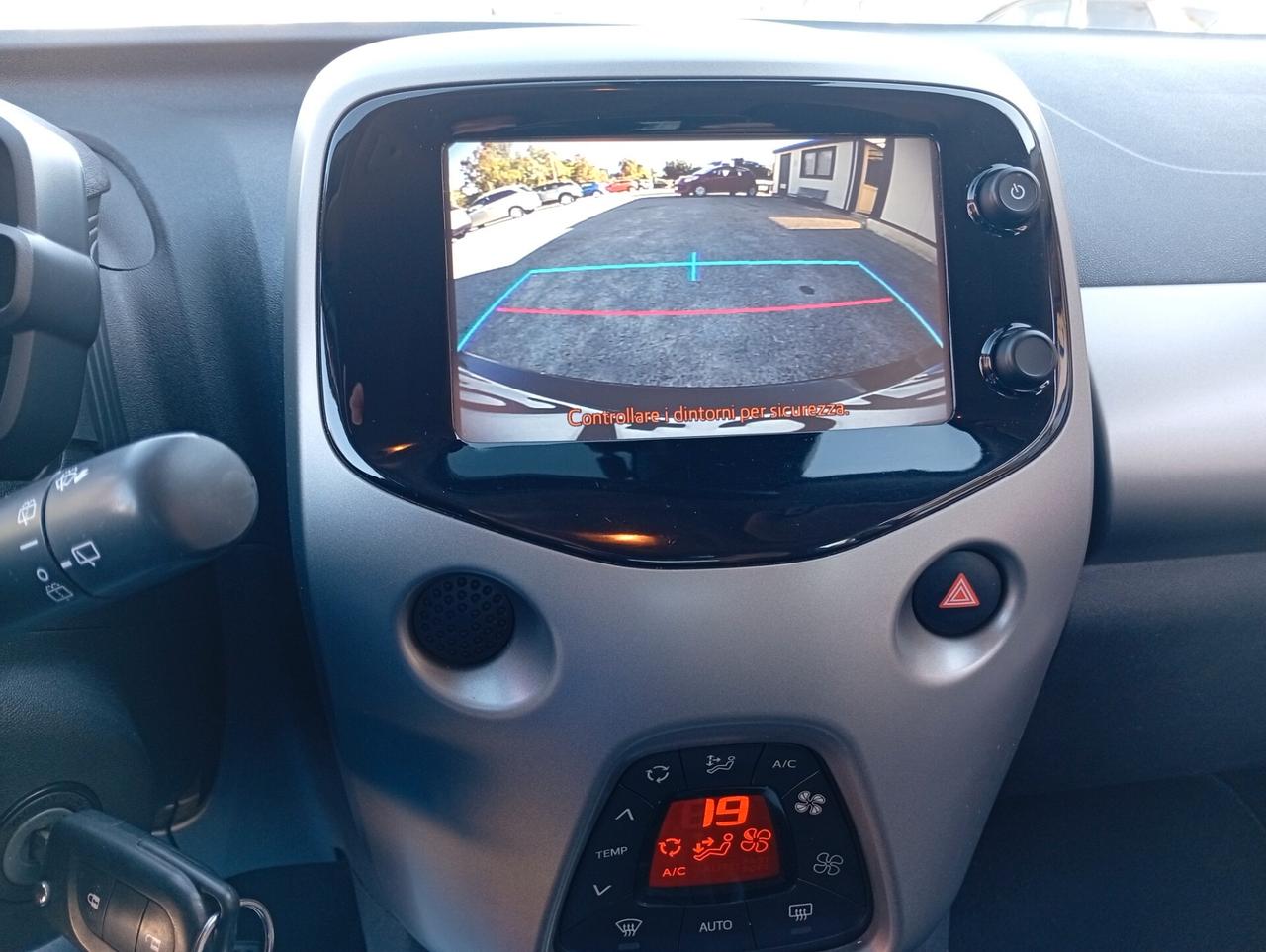 Toyota Aygo 1.0 VVT-i 69 CV 5 porte x-black TSS
