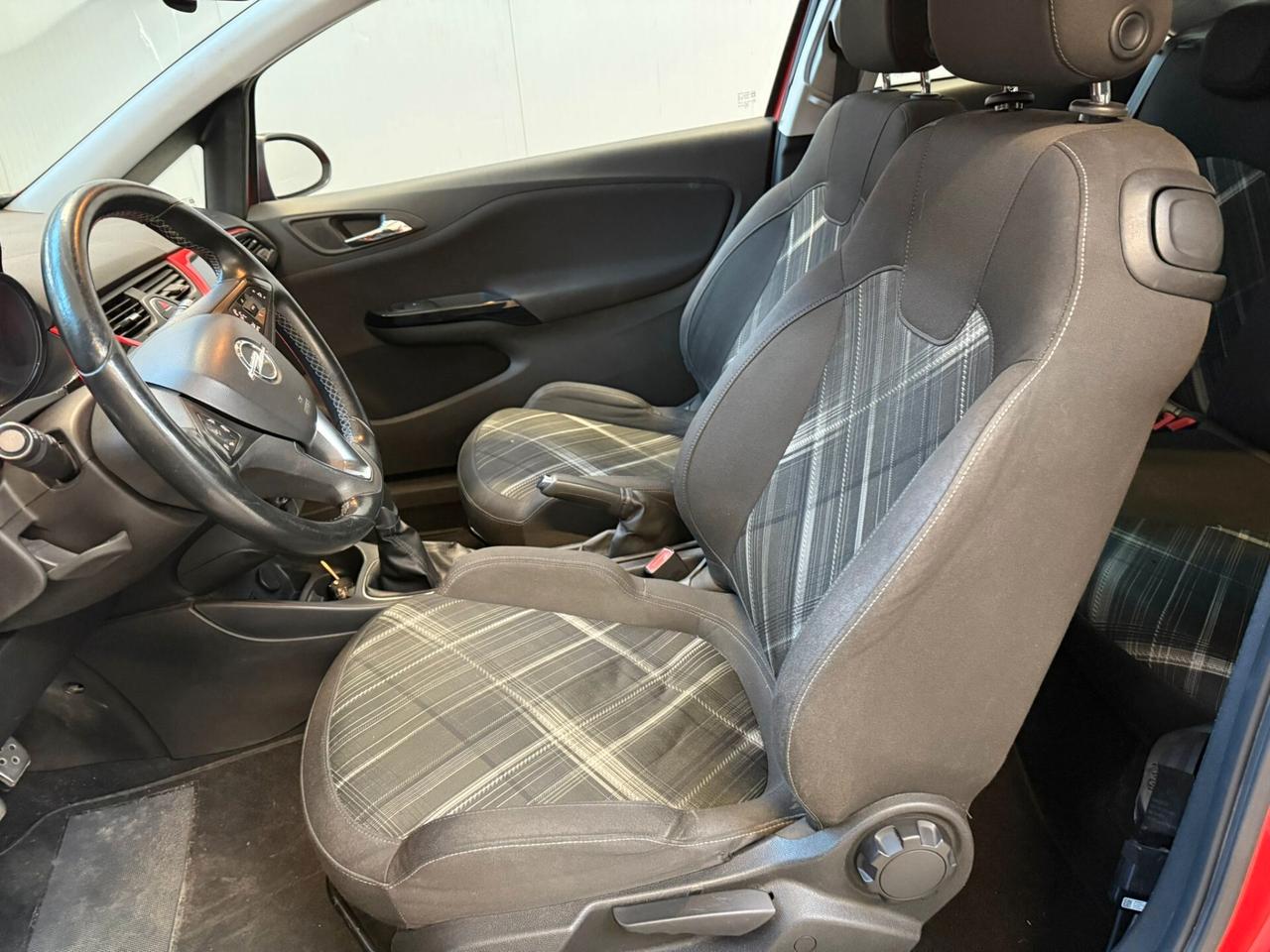 Opel Corsa 1.2 Coupé b-Color