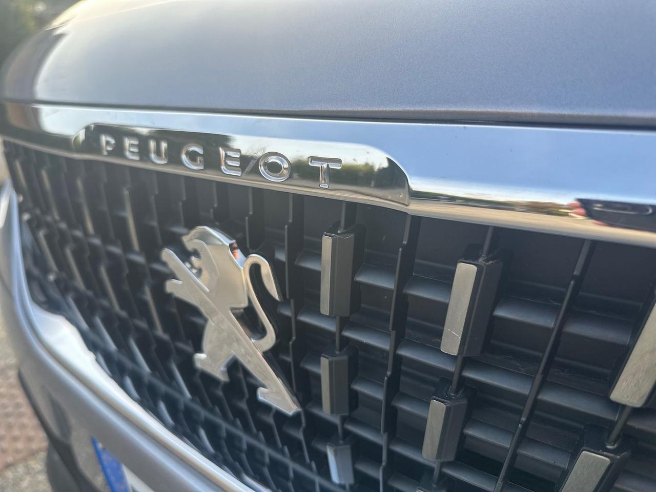 Peugeot 2008 Allure 1.2 PureTech 82 #7847