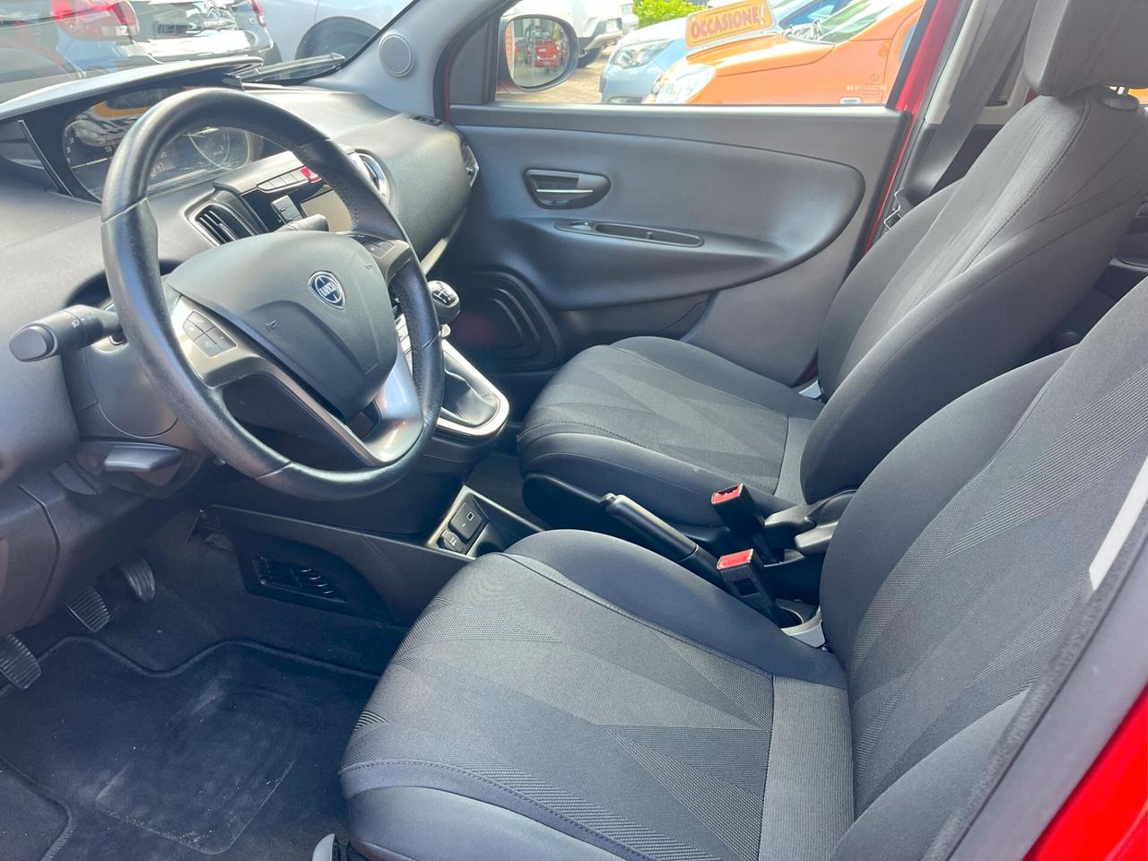 Lancia Ypsilon 1.2 69 CV 5 porte Gold