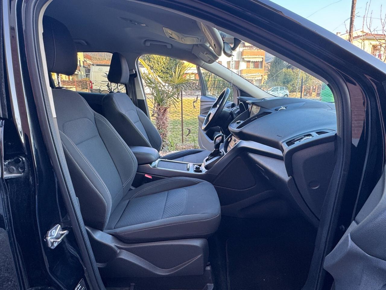 Ford Kuga 2.0 TDCI 120 CV S&S 2WD Powershift Busin