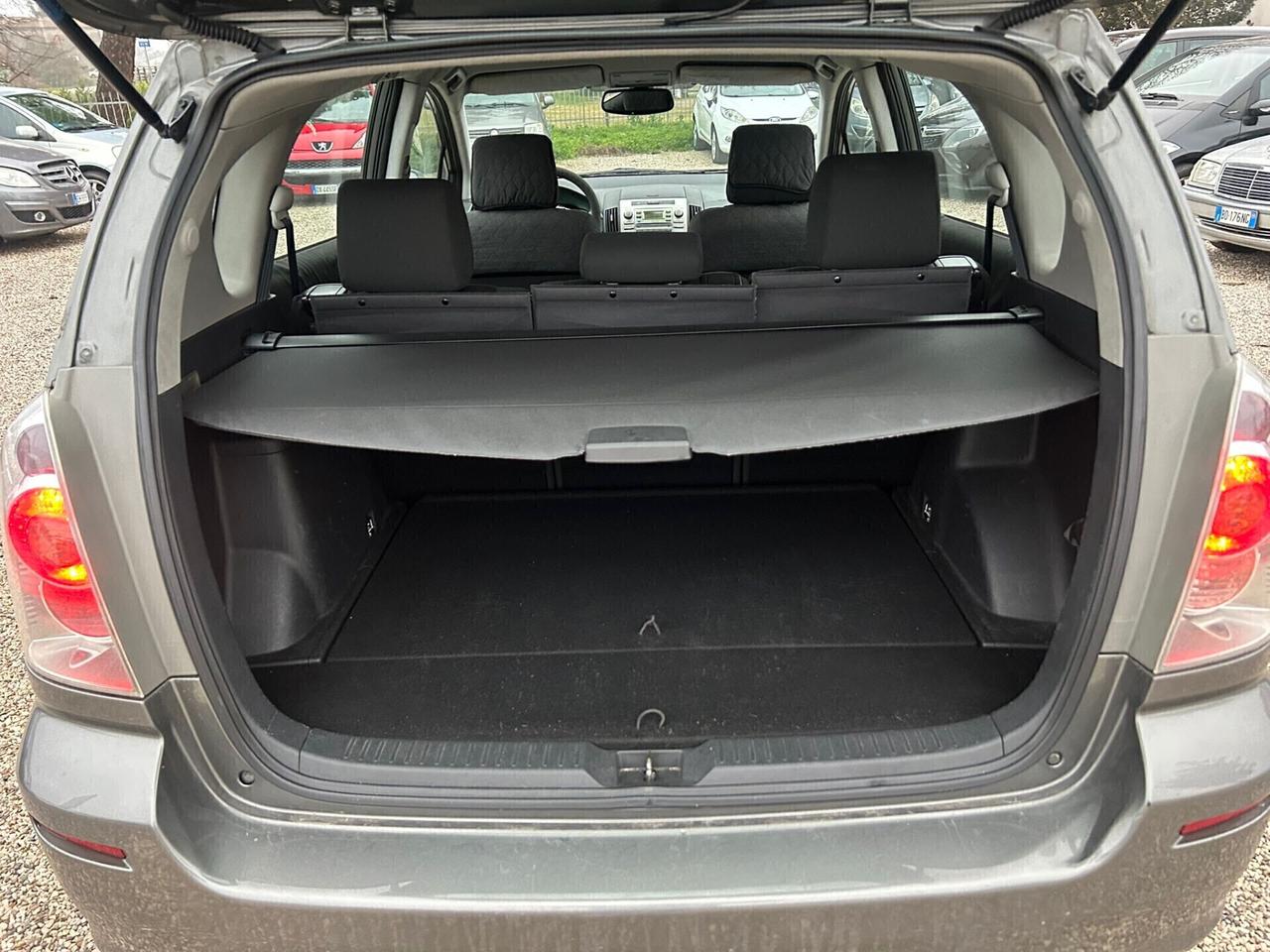 Toyota Corolla 2.0 16V D-4D 5 porte Sol