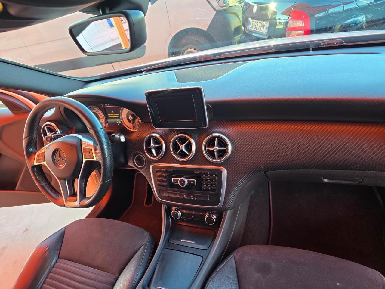 Mercedes-benz A 180 CDI Automatic Premium Dark Night Edition