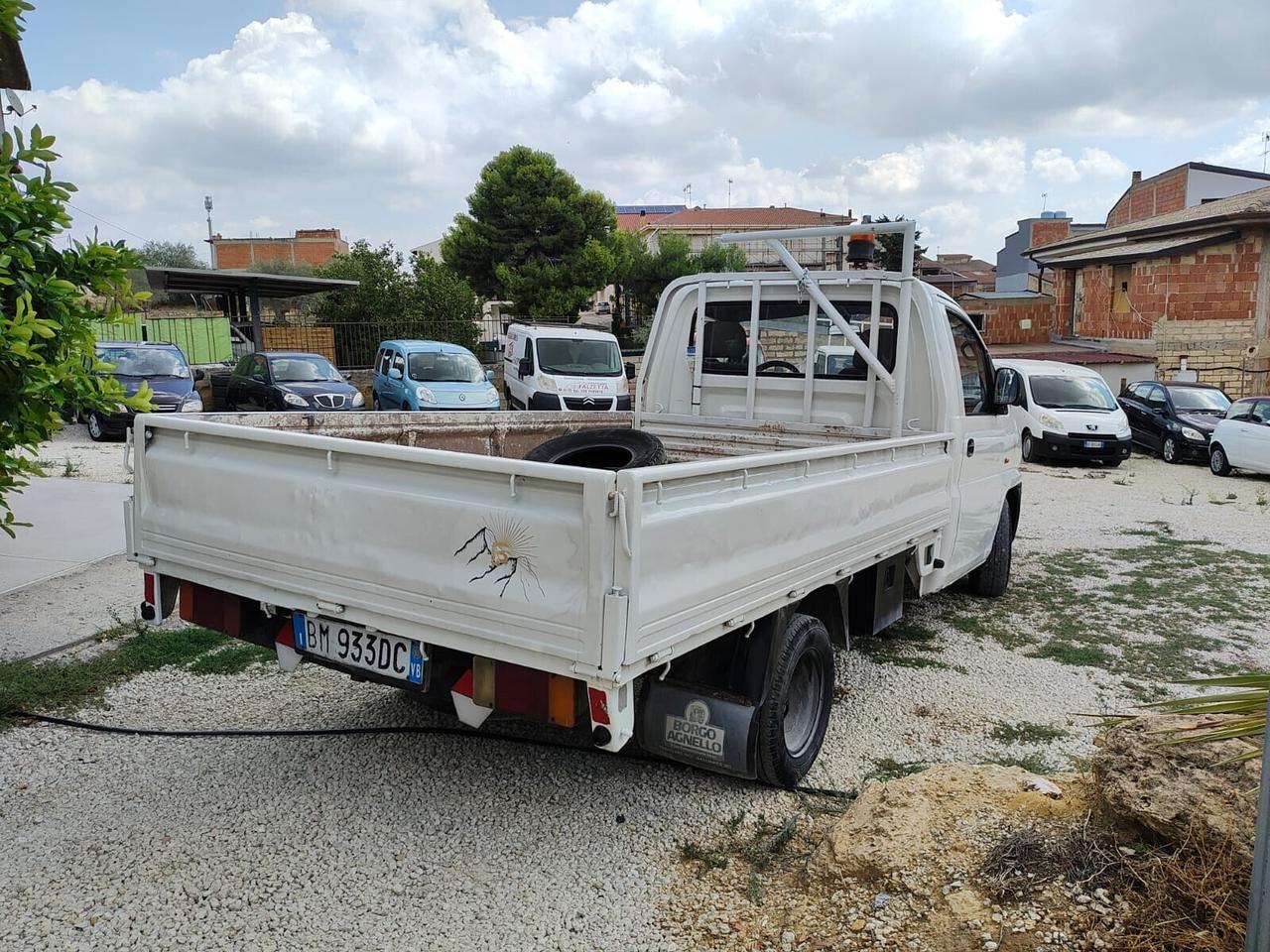 Hyundai H-1 2.5 TDI Autocarro cassonato