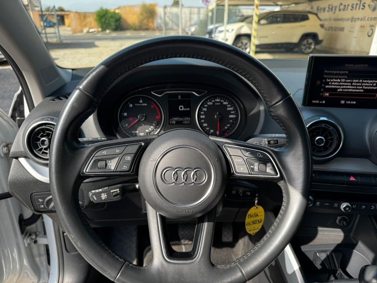Audi Q2 30 TDI S tronic Identity Black
