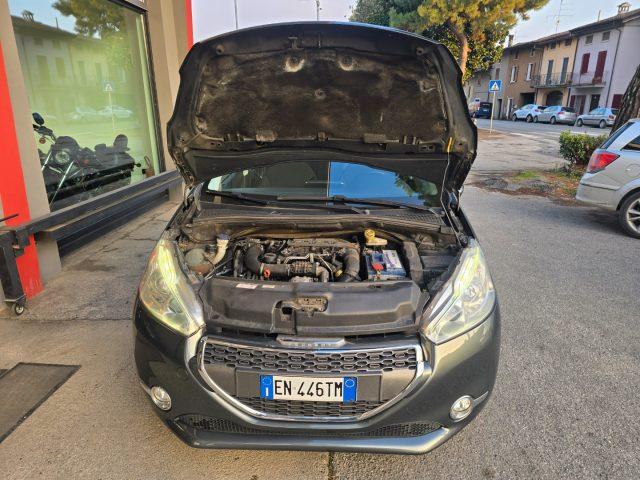 PEUGEOT 208 1.4 8V HDi 68CV 5 Porte Navigatore Sensori Parcheg