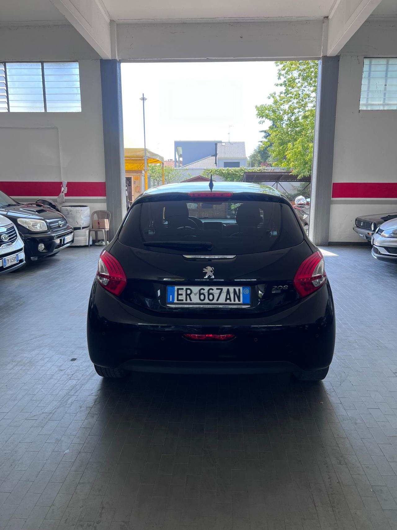 Peugeot 208 1.6 e-HDi 92 CV Stop&Start 5 porte Allure