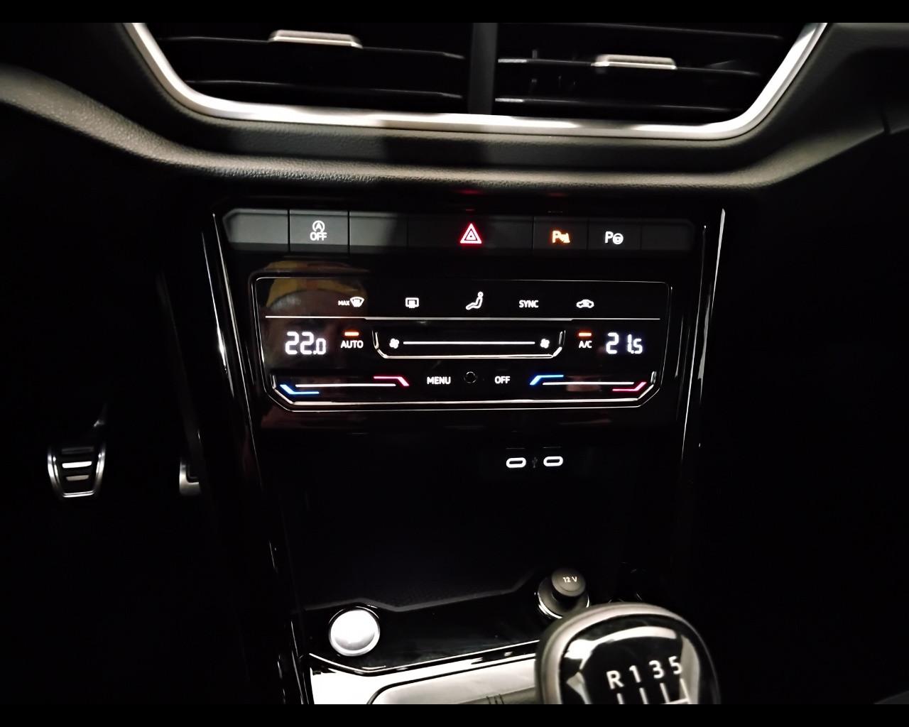 VOLKSWAGEN T-Roc 2022 - T-Roc 1.0 tsi R-Line 110cv