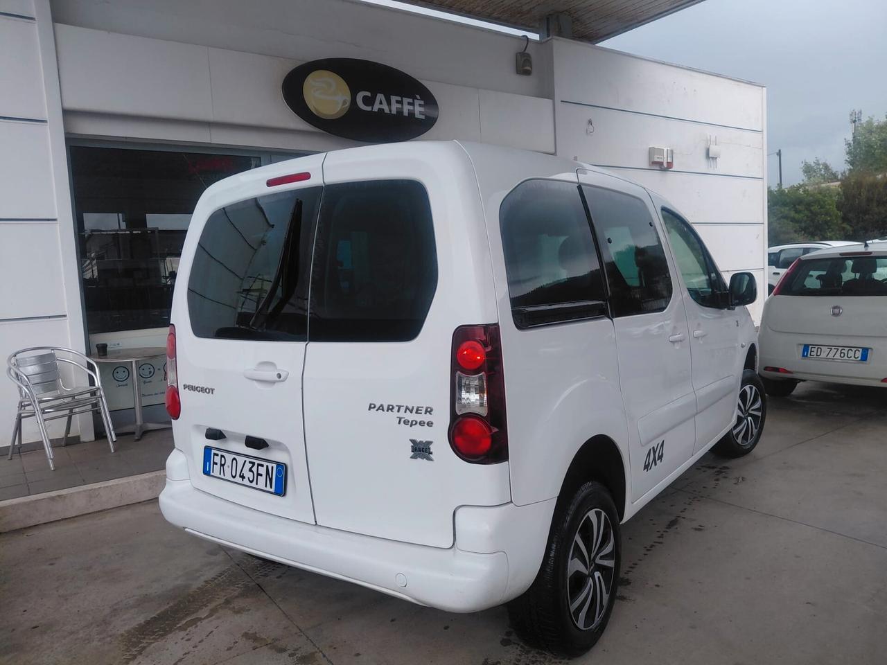 Peugeot Partner Tepee DANGEL 4X4 BlueHDi 100 Outdoor