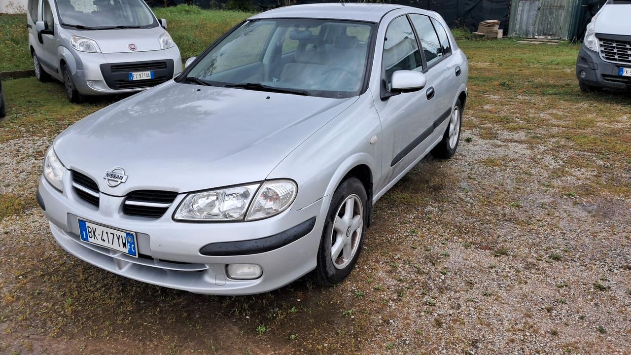 Nissan Almera Tino Almera 1.5 16V 5 porte Comfort Gpl x Commercianti