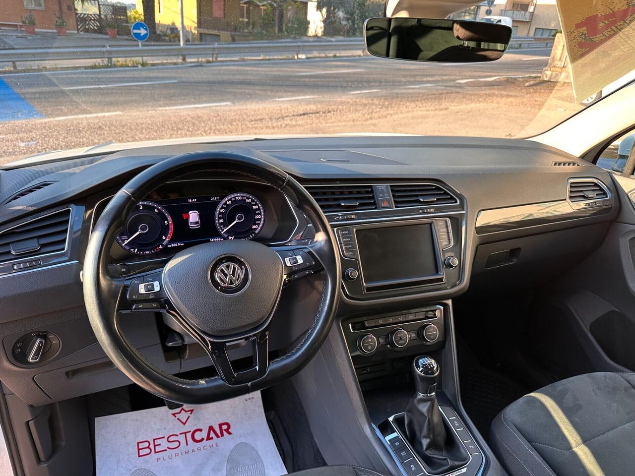 Volkswagen Tiguan 2.0 TDI SCR 4MOTION - VIRTUAL / NAVI / ALCANTARA / R18