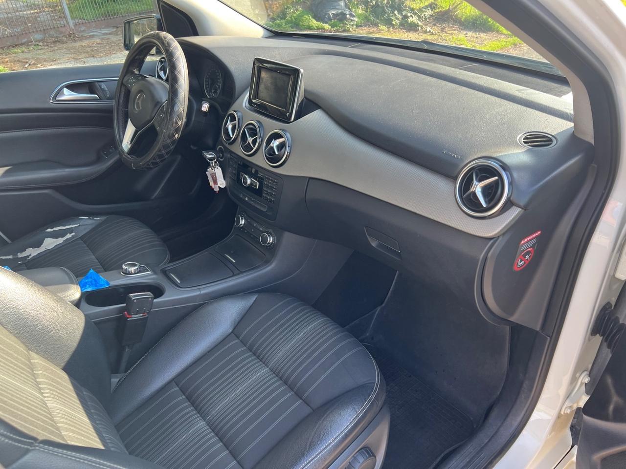 Mercedes-benz B 200 220 CDI Automatic Premium