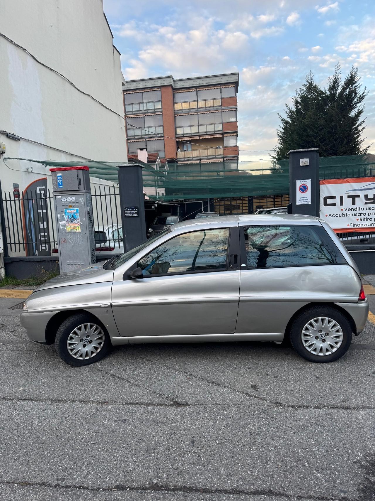 Lancia Y 1.2 60 cv benz Elefantino Blu