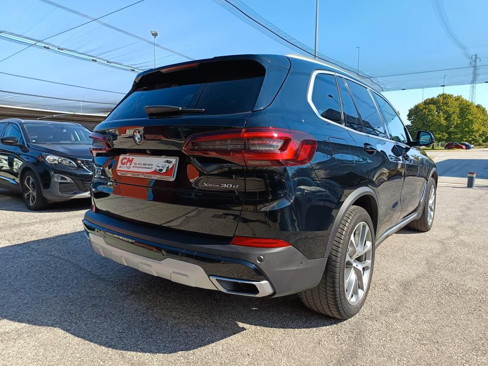 BMW X5 xdrive30d mhev 48V xLine auto