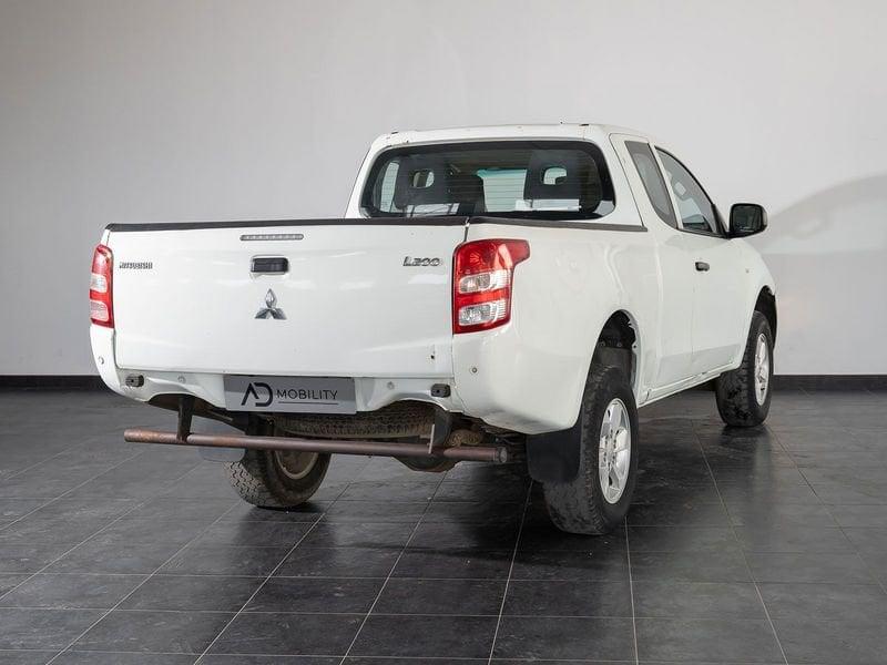 Mitsubishi L200 2.4 DI-D 154CV CLUB CAB INFORM