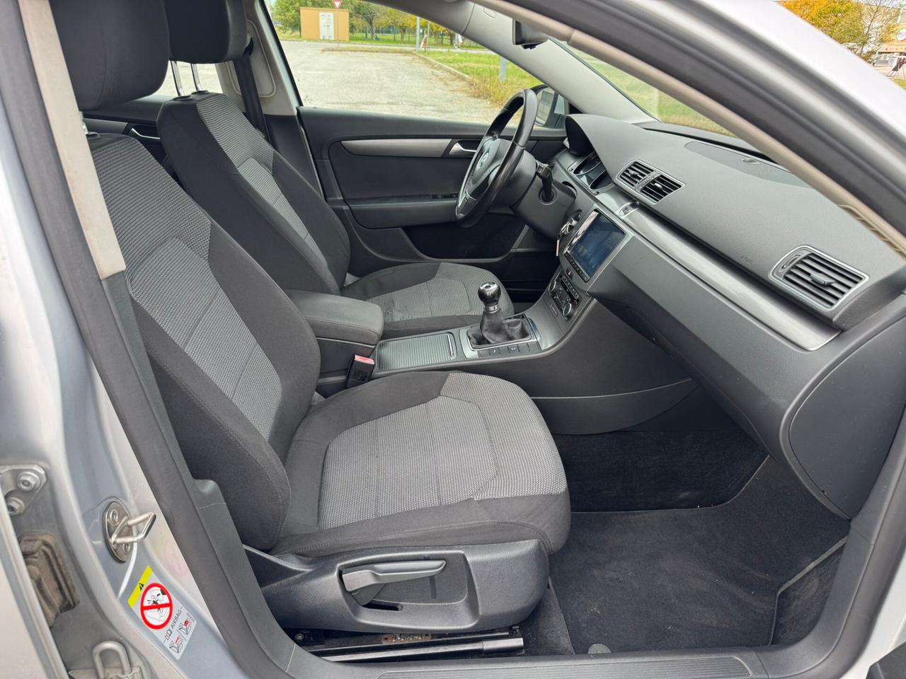 VOLKSWAGEN PASSAT 2.0 TDI 140CV con CAR PLAY