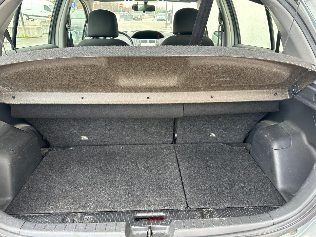 Toyota Yaris 1.0 5 porte Sol